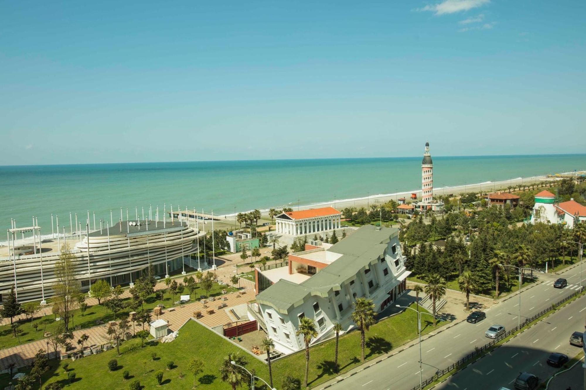 Panorama Sea Tower Aparthotel Батуми Екстериор снимка