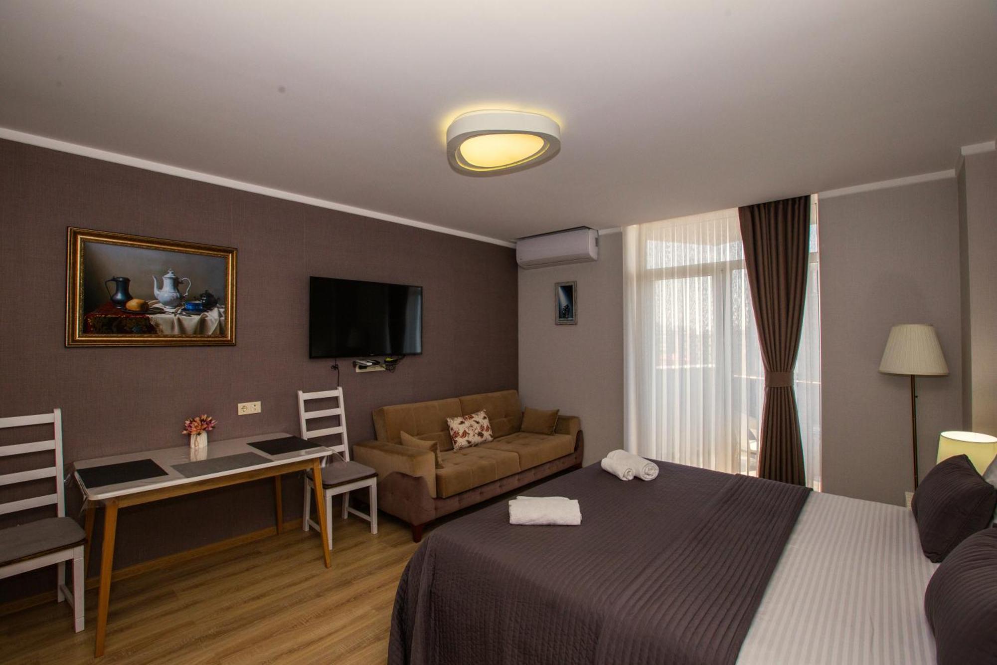 Panorama Sea Tower Aparthotel Батуми Екстериор снимка
