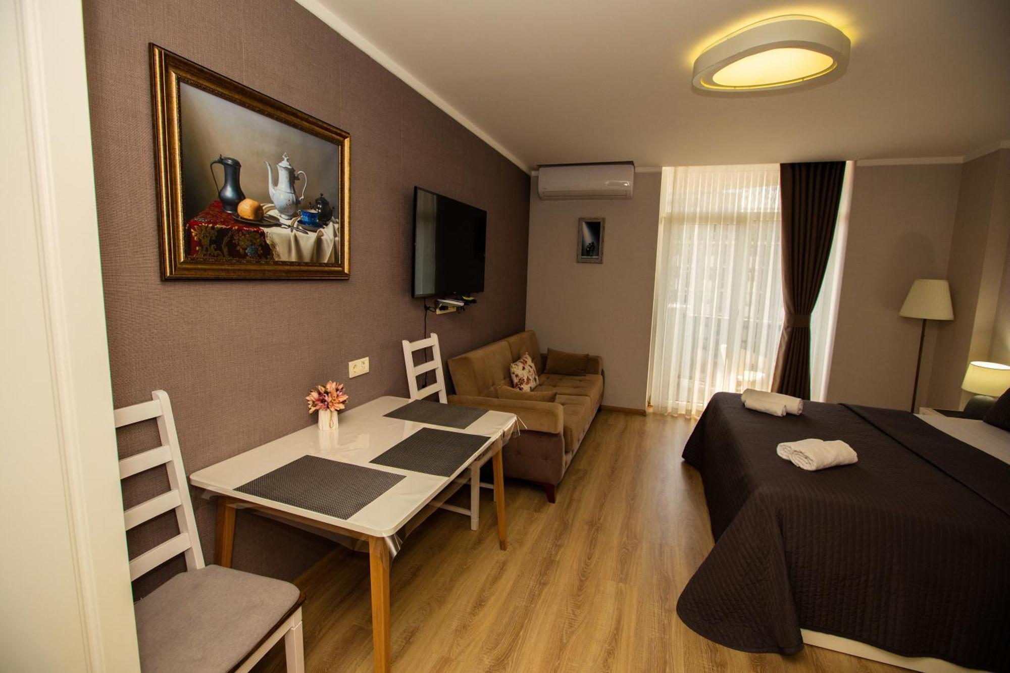 Panorama Sea Tower Aparthotel Батуми Екстериор снимка