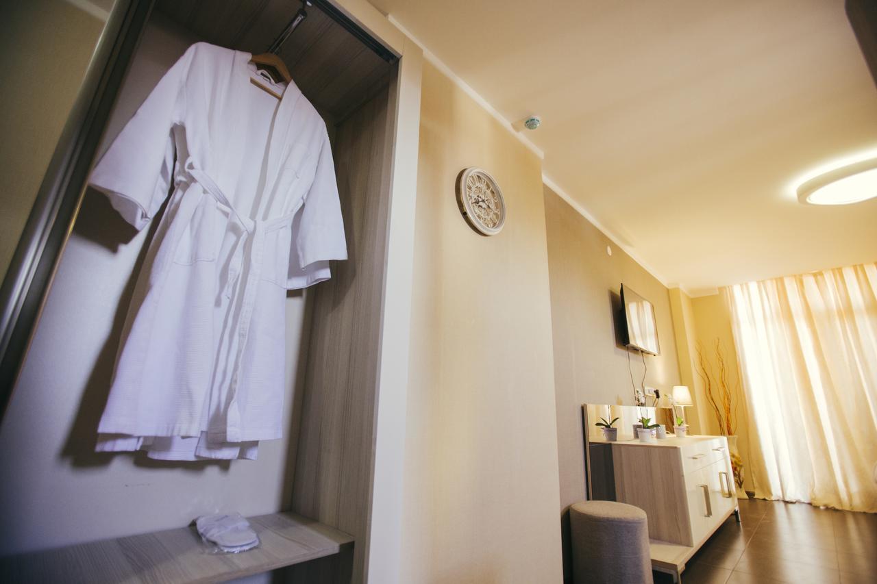 Panorama Sea Tower Aparthotel Батуми Екстериор снимка
